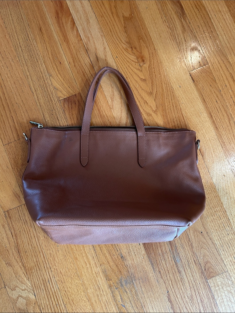 Cuyana Pebbled Leather Tote in Caramel - Picture 6 of 9